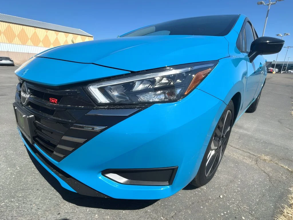 2025 Nissan Versa Sedan SR - Photo 10