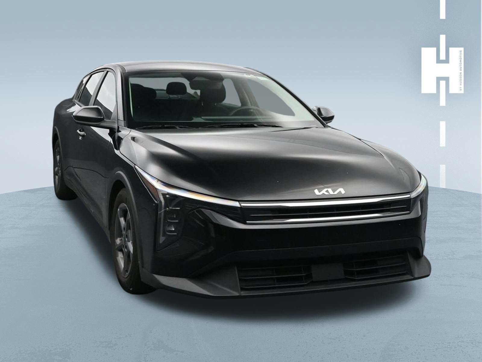Used 2025 Aurora Black Pearl Kia LXS image 1