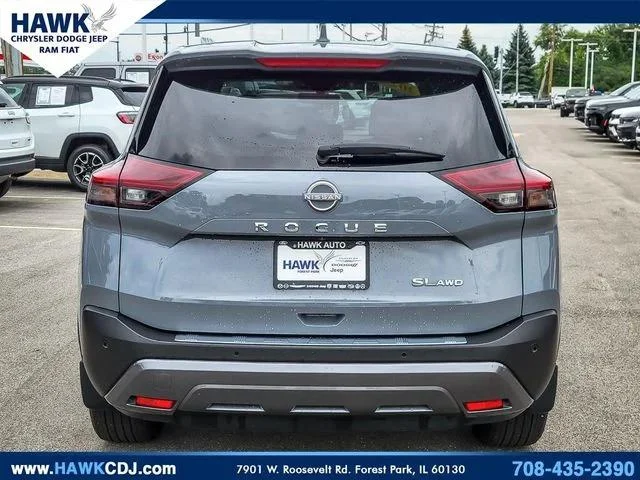 Used 2023 Gray Nissan SL image 5