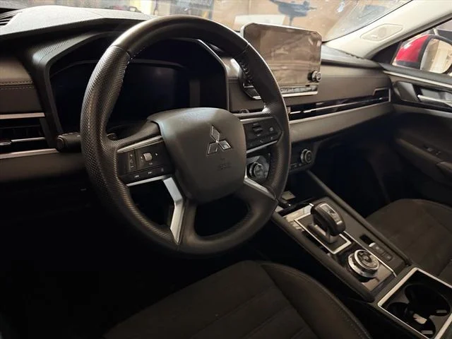 Used 2024 Red Mitsubishi SE image 21