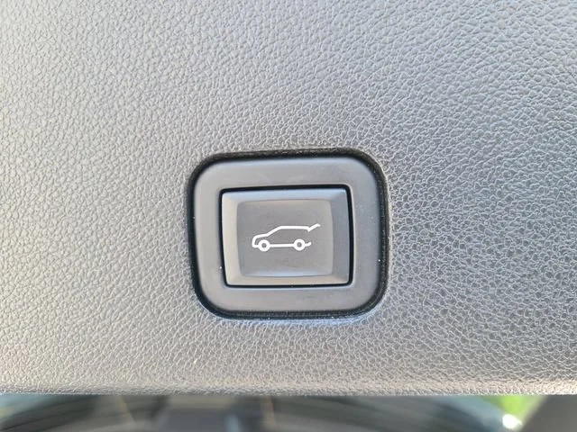 Used 2023 CRYSTAL WHITE TRICOAT Cadillac FWD Luxury image 13