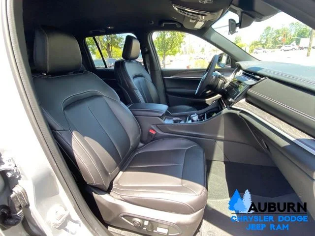 Used 2026 Silver Jeep Limited image 16