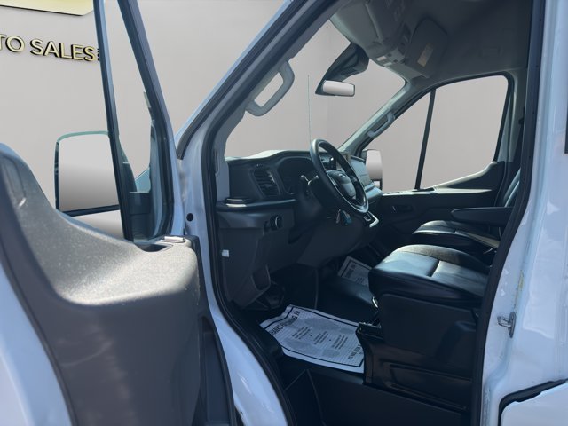 Used 2024 White Ford  image 27