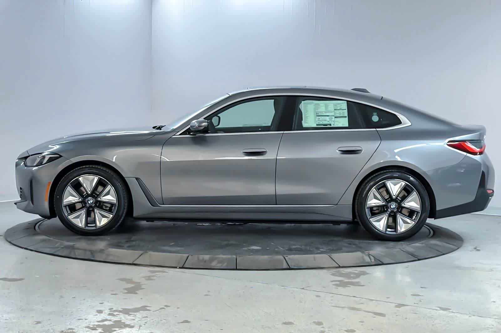 New 2026 Skyscraper Grey Metallic BMW eDrive40 image 5