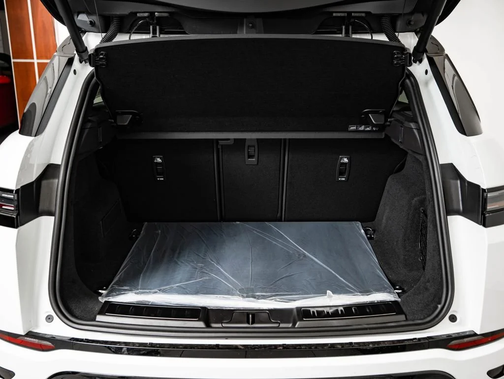 New 2026 Fuji White Land Rover Dynamic image 21
