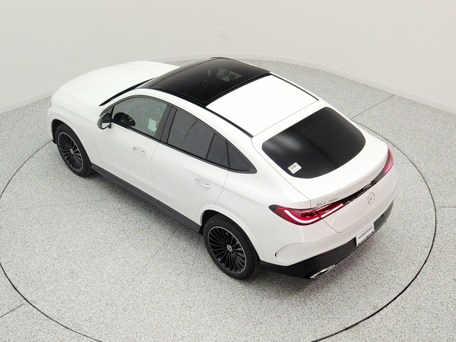 New 2026 MANUFAKTUR Moonlight White Metallic Mercedes-Benz GLC 300 4MATIC® Coupe image 22