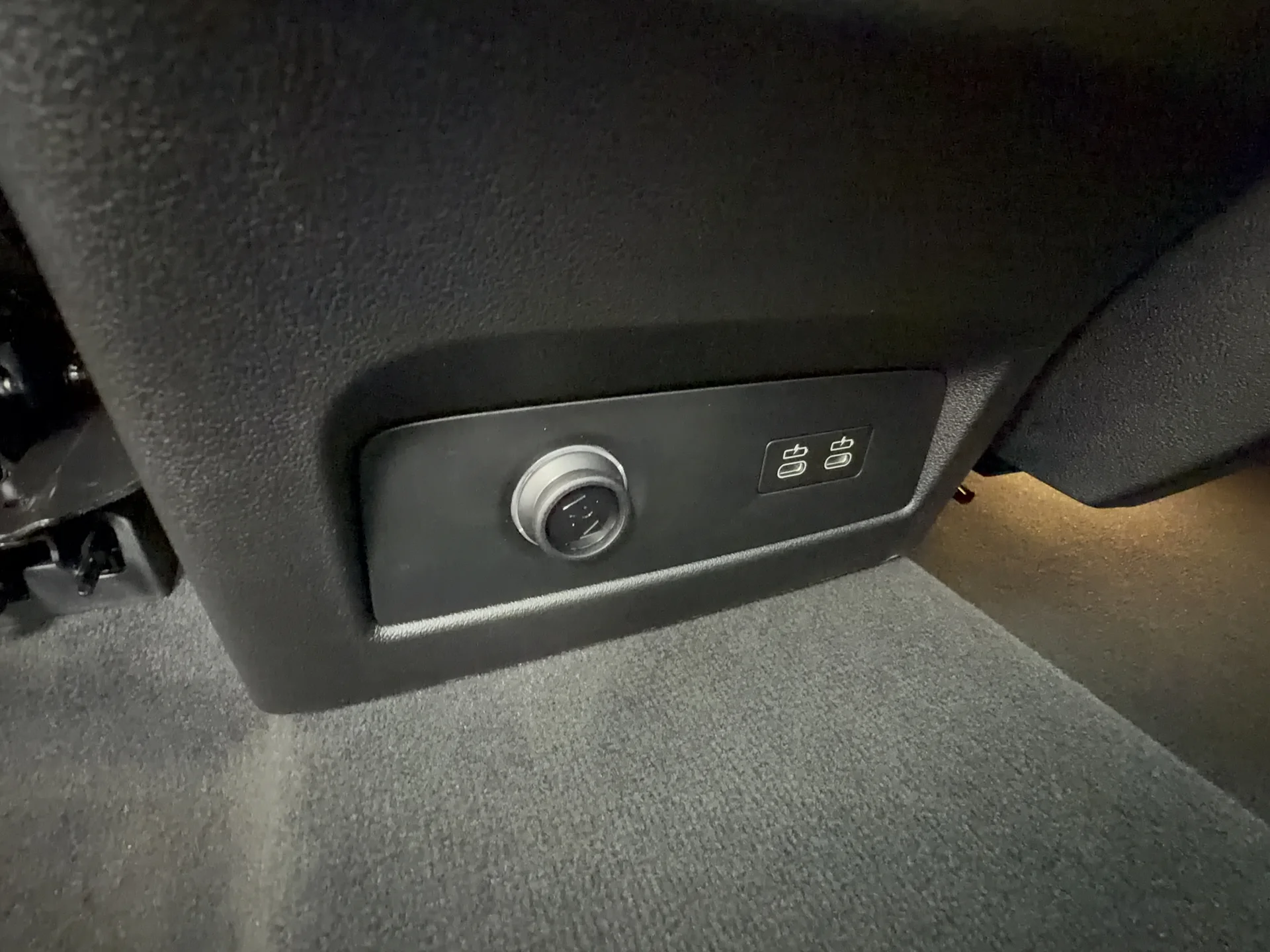 New 2027 Black Sapphire Metallic BMW xDrive40i image 34