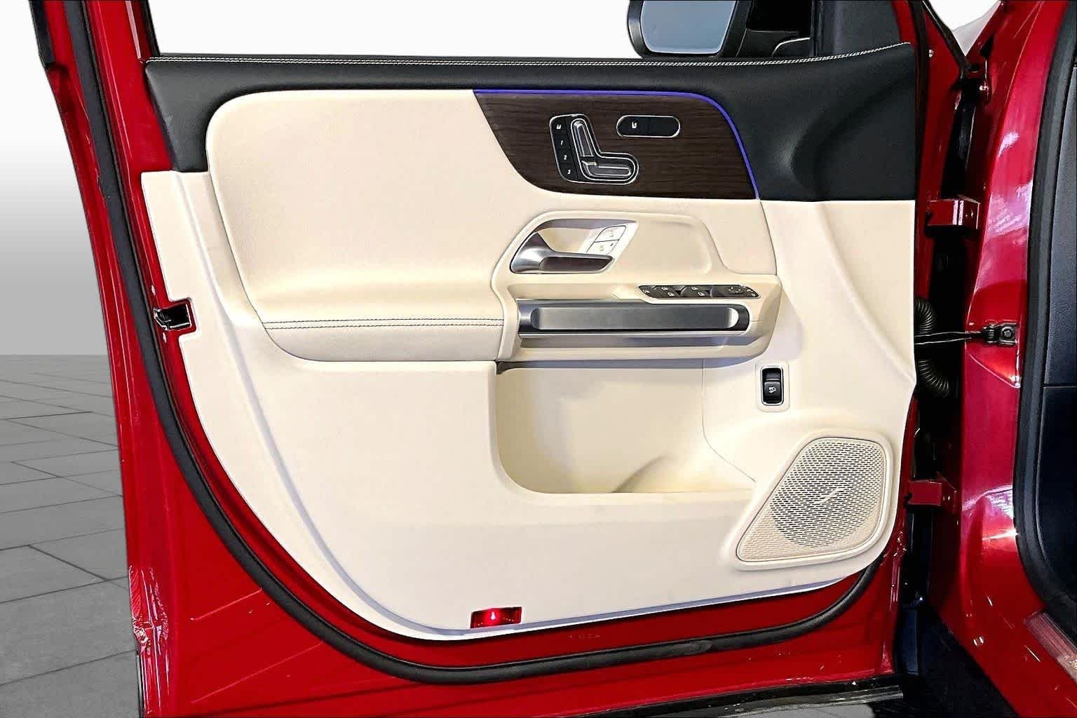 New 2026 MANUFAKTUR Patagonia Red Metallic Mercedes-Benz GLB 250 image 11