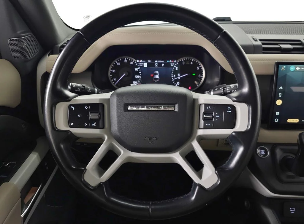 Used 2023 Black Land Rover S image 18