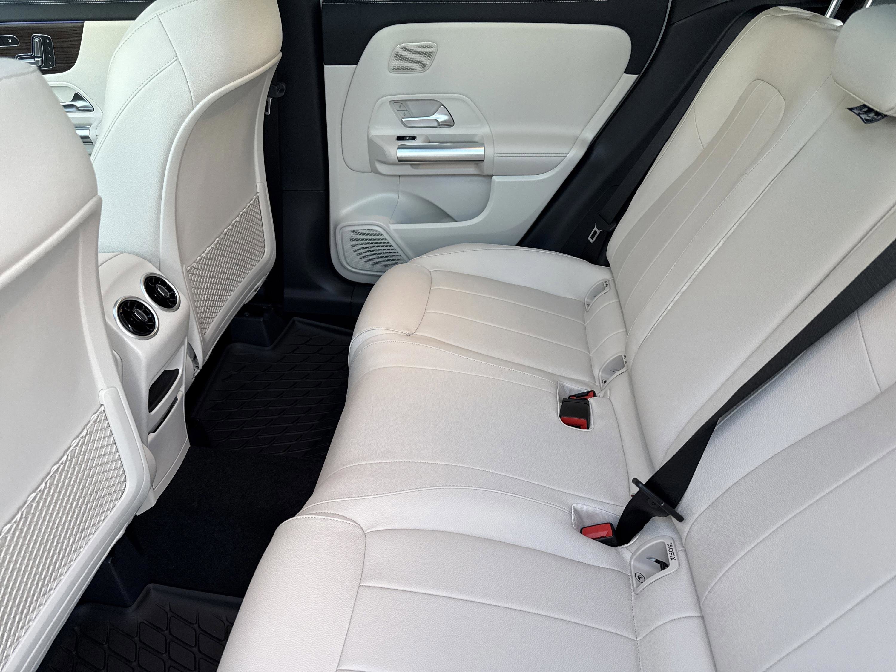 Certified Used 2026 Polar White Mercedes-Benz GLA 250 image 32