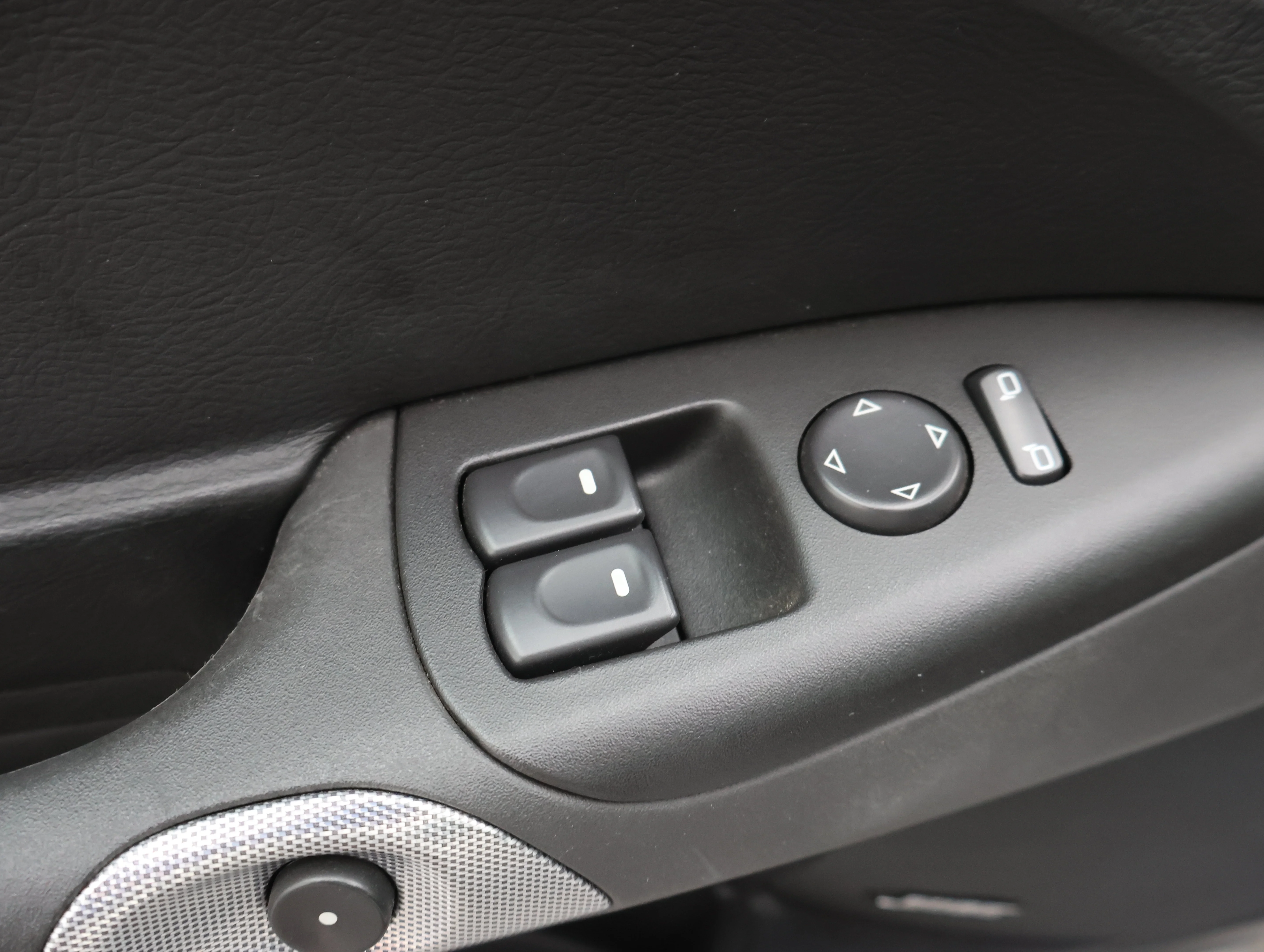 Used 2005 Machine Silver Metallic Chevrolet Base image 29