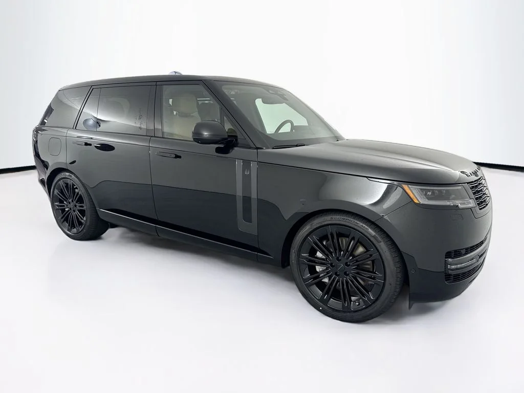 New 2026 Santorini Black Land Rover SE image 3