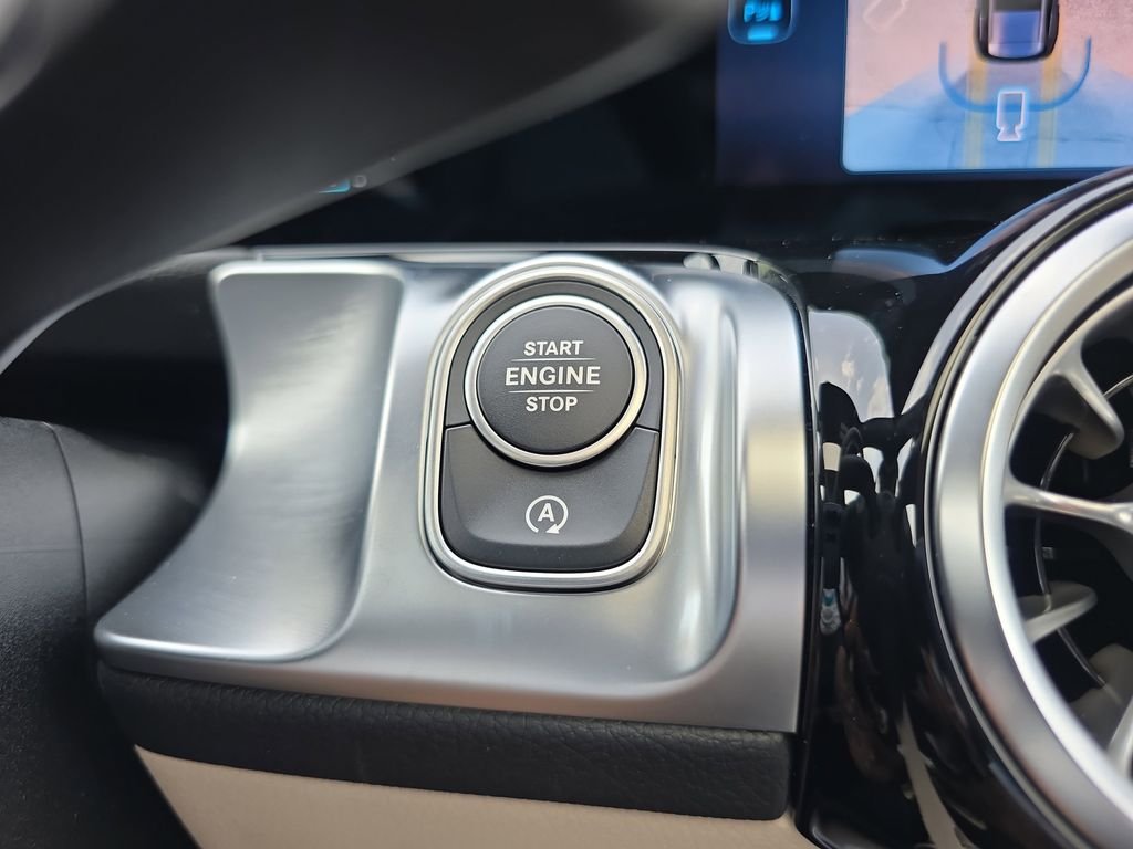 New 2026 Black Mercedes-Benz GLB 250 image 25