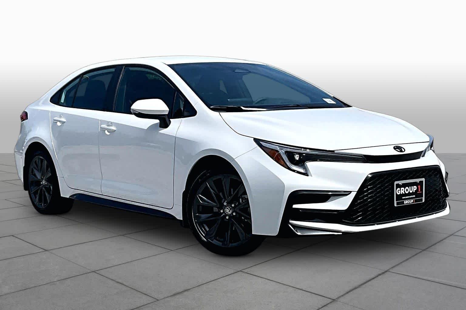 Used 2026 Ice Cap Toyota SE image 3