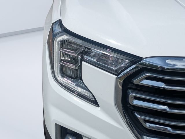 Used 2024 White GMC SLT image 9