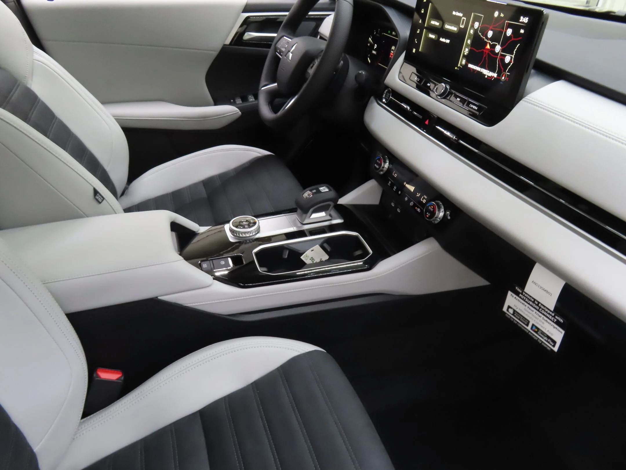 2025 Mitsubishi Outlander SE - Photo 26