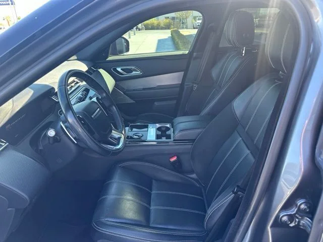 Used 2018 Silver Land Rover SE R-Dynamic image 9