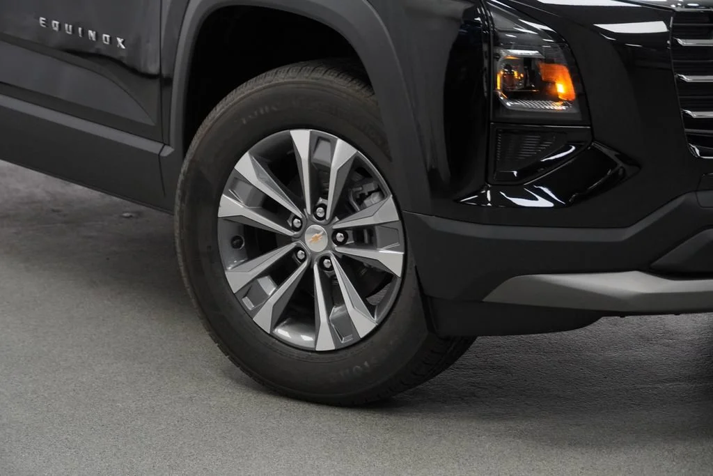 New 2027 Mosaic Black Metallic Chevrolet LT image 9