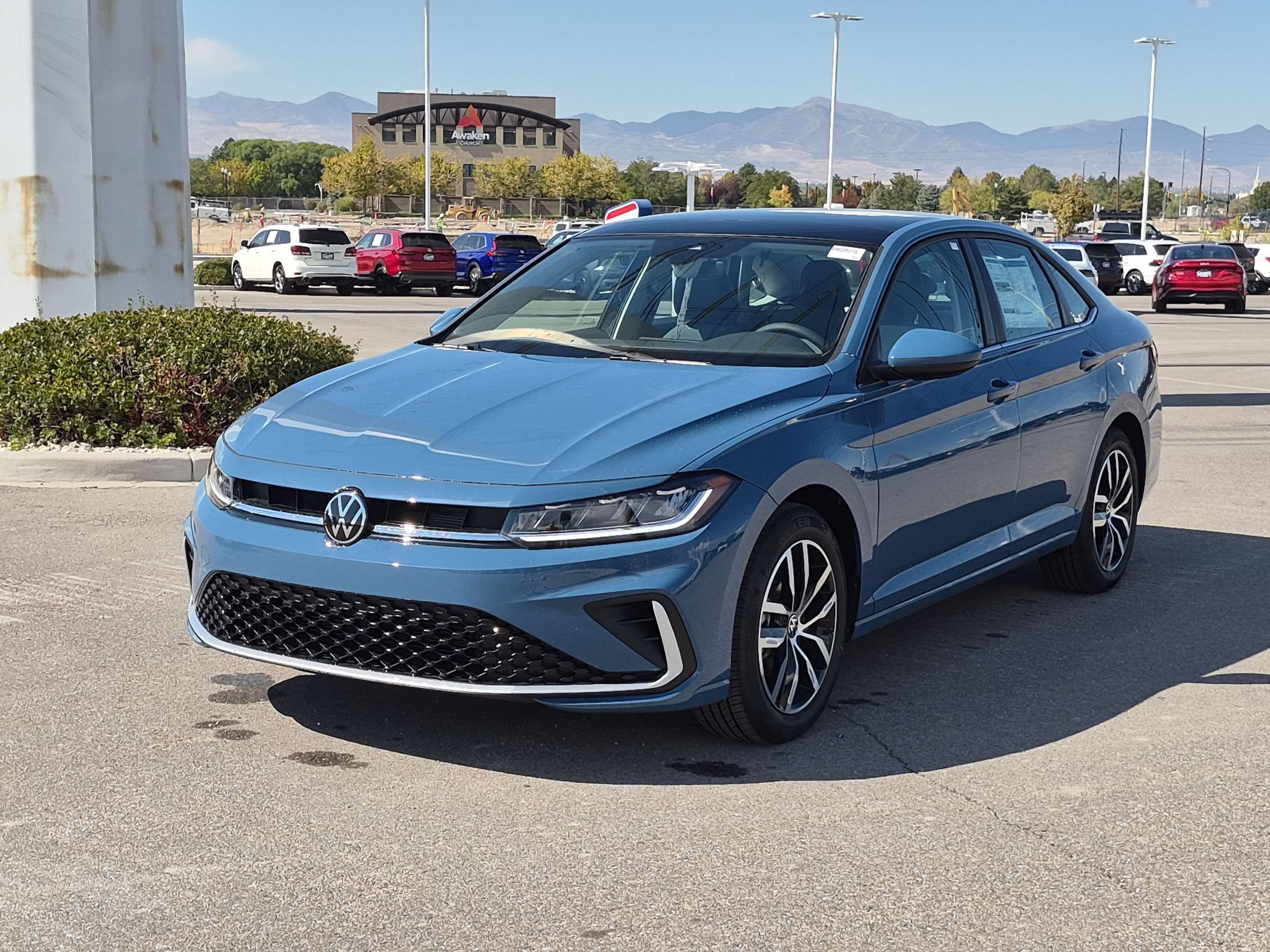New 2027 Monterey Blue Pearl Volkswagen SE image 8