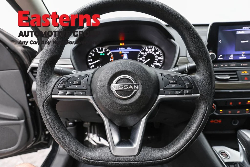Used 2024 Black Nissan 2.5 SV image 10
