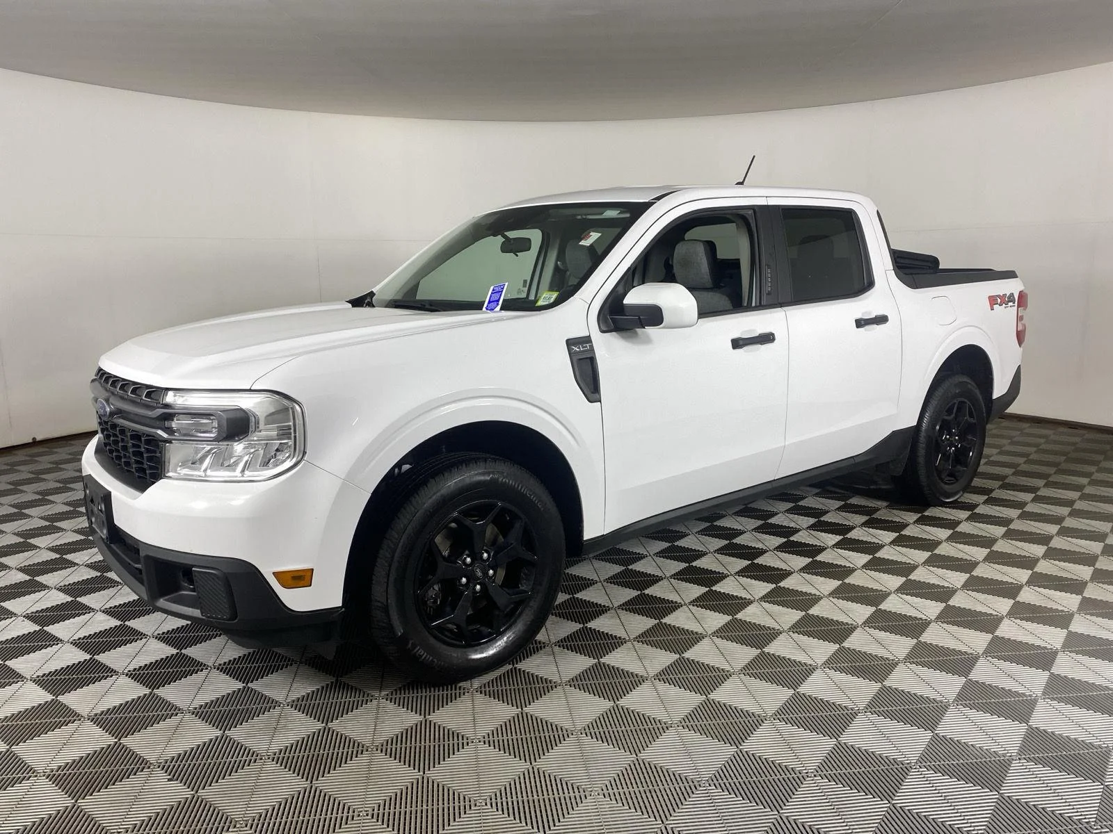 Used 2022 Oxford White Ford XLT image 6