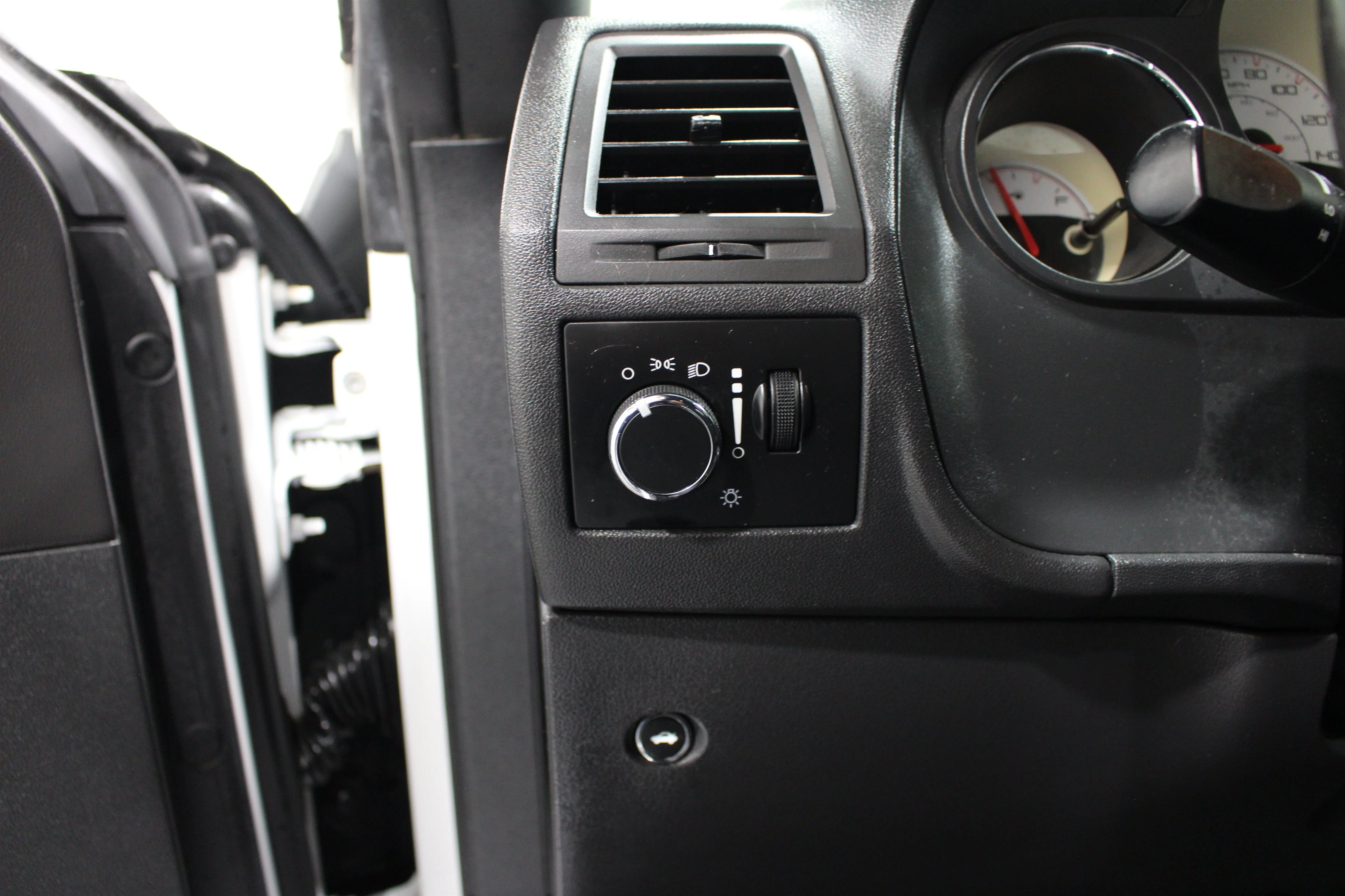 2014 Dodge Challenger SXT - Photo 8