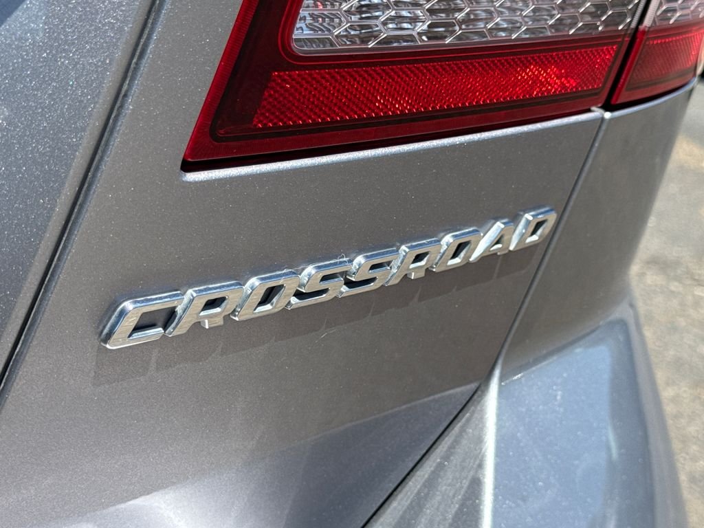 Used 2020 Silver Dodge Crossroad image 11