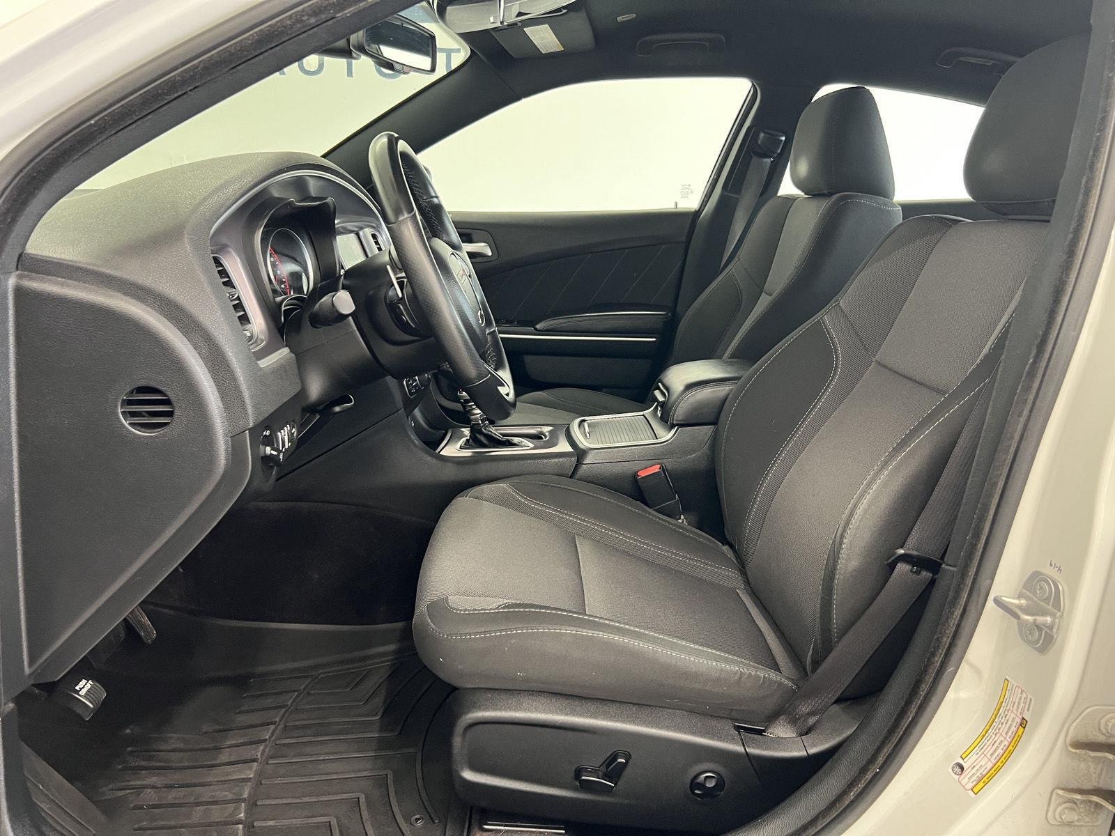 2019 Dodge Charger SXT - Photo 12