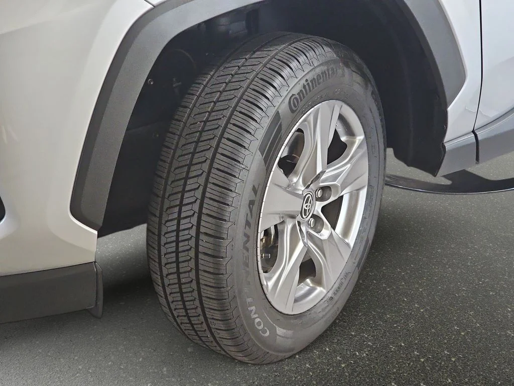 Used 2025 Silver Toyota XLE image 33