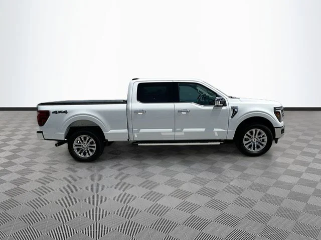 Used 2025 White Ford Lariat image 4