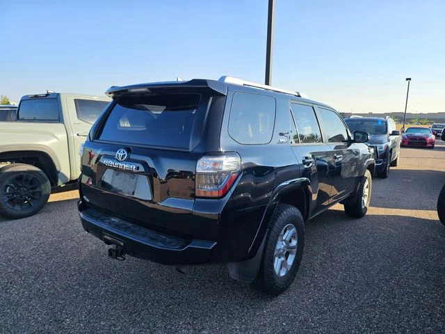 Used 2016 Midnight Black Metallic Toyota SR5 image 8