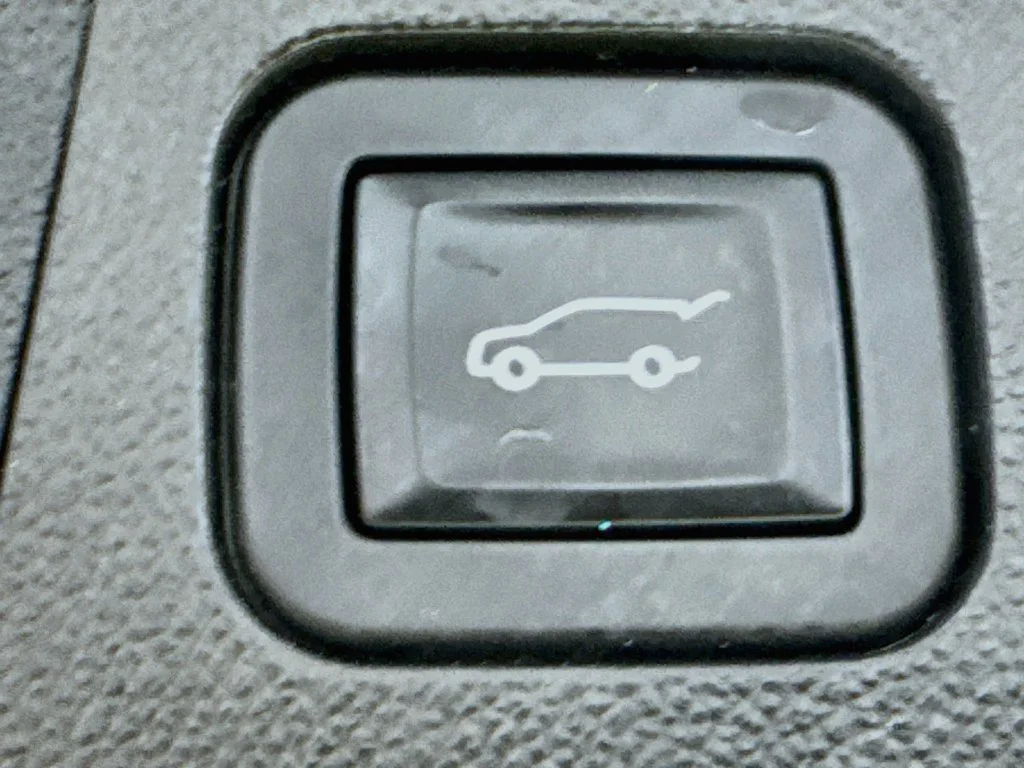 Used 2019 Smokey Quartz Metallic GMC SLT-1 image 31