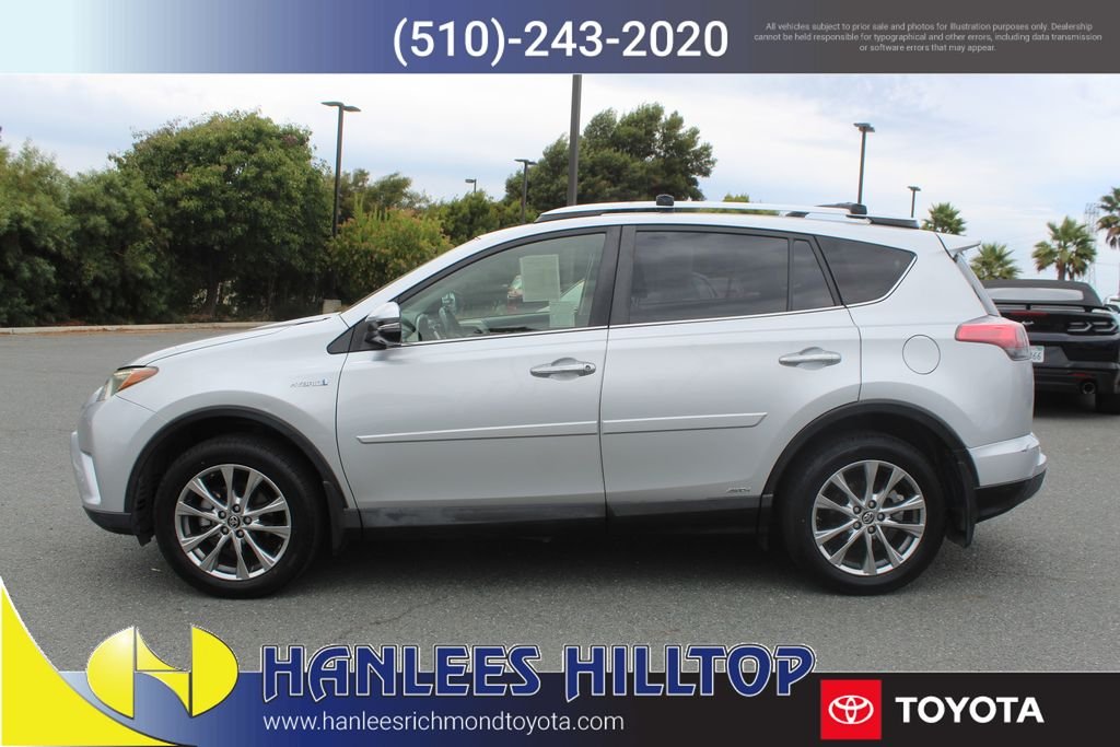 Used 2016  Toyota Limited image 2