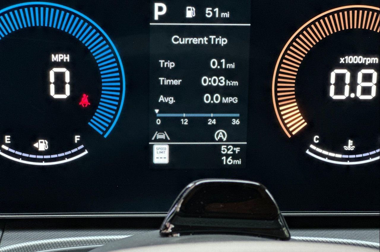 New 2027 White Hyundai SEL AWD image 34