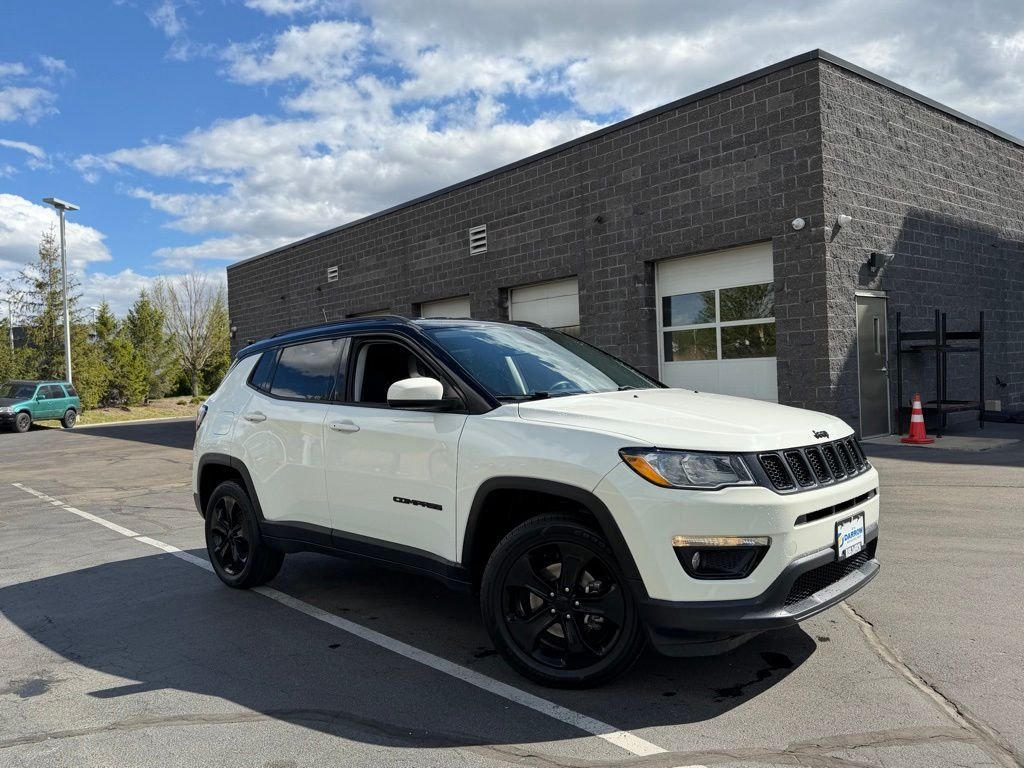 Used 2019 White Jeep Latitude image 7