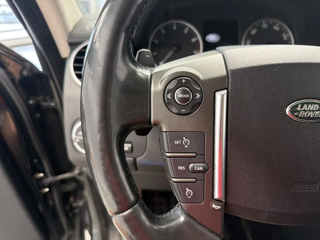 Used 2015 Black Land Rover Base image 17
