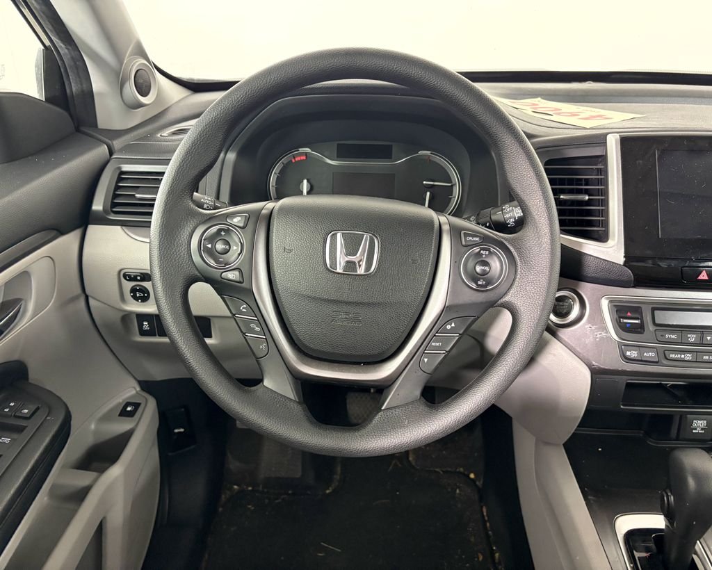 Used 2018  Honda EX image 8