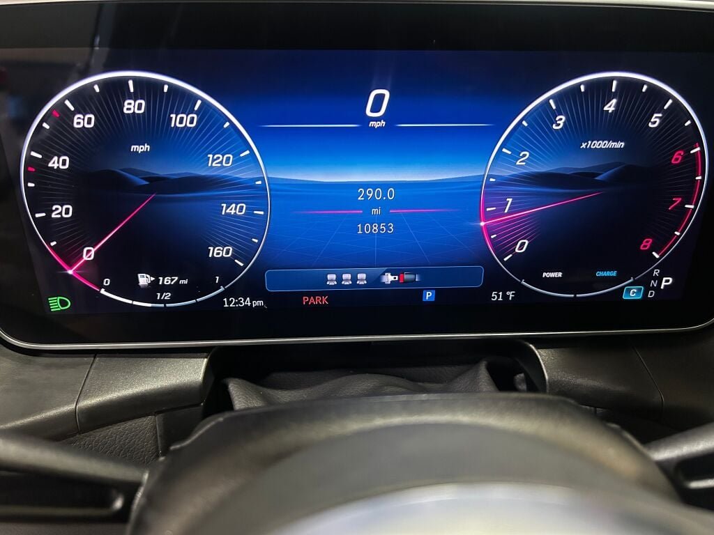 Used 2025 Polar White Mercedes-Benz GLC 300 image 2