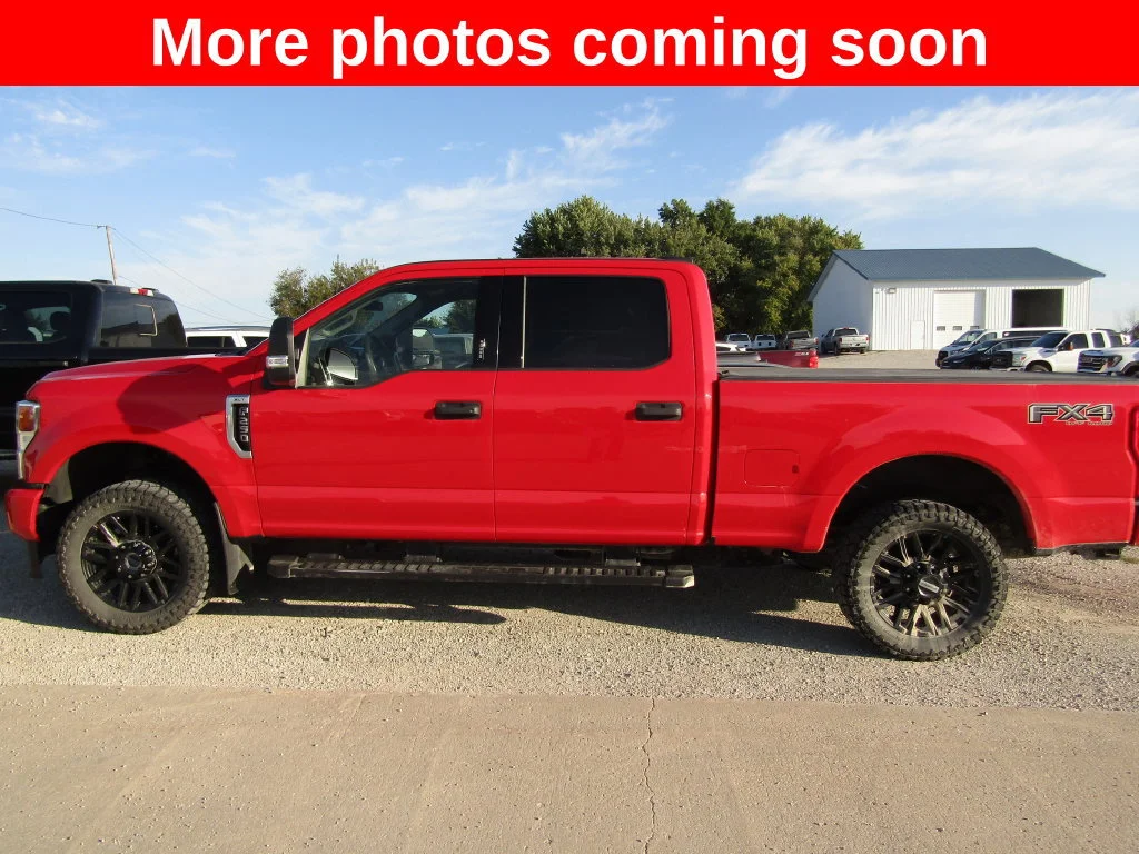 Used 2022  Ford XL image 2