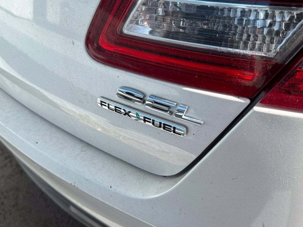 Used 2013 White Platinum Clearcoat Metallic Ford SEL image 15