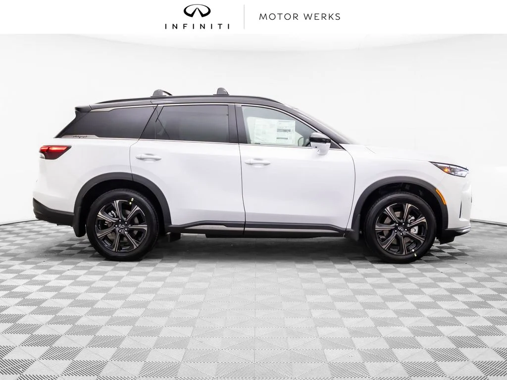 New 2027 2T RAD WHT INFINITI Autograph AWD image 6