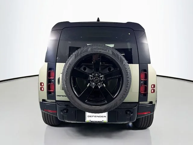 Certified Used 2025 Green Land Rover X-Dynamic SE image 6