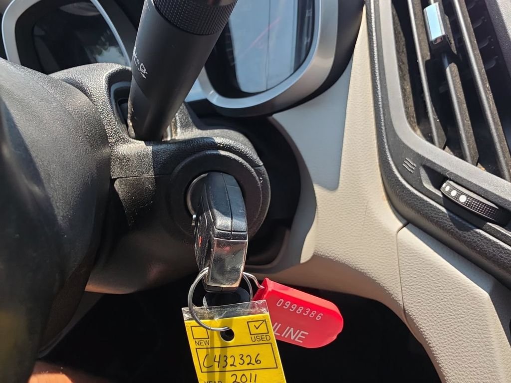 Used 2011 Silver Chevrolet LT image 23