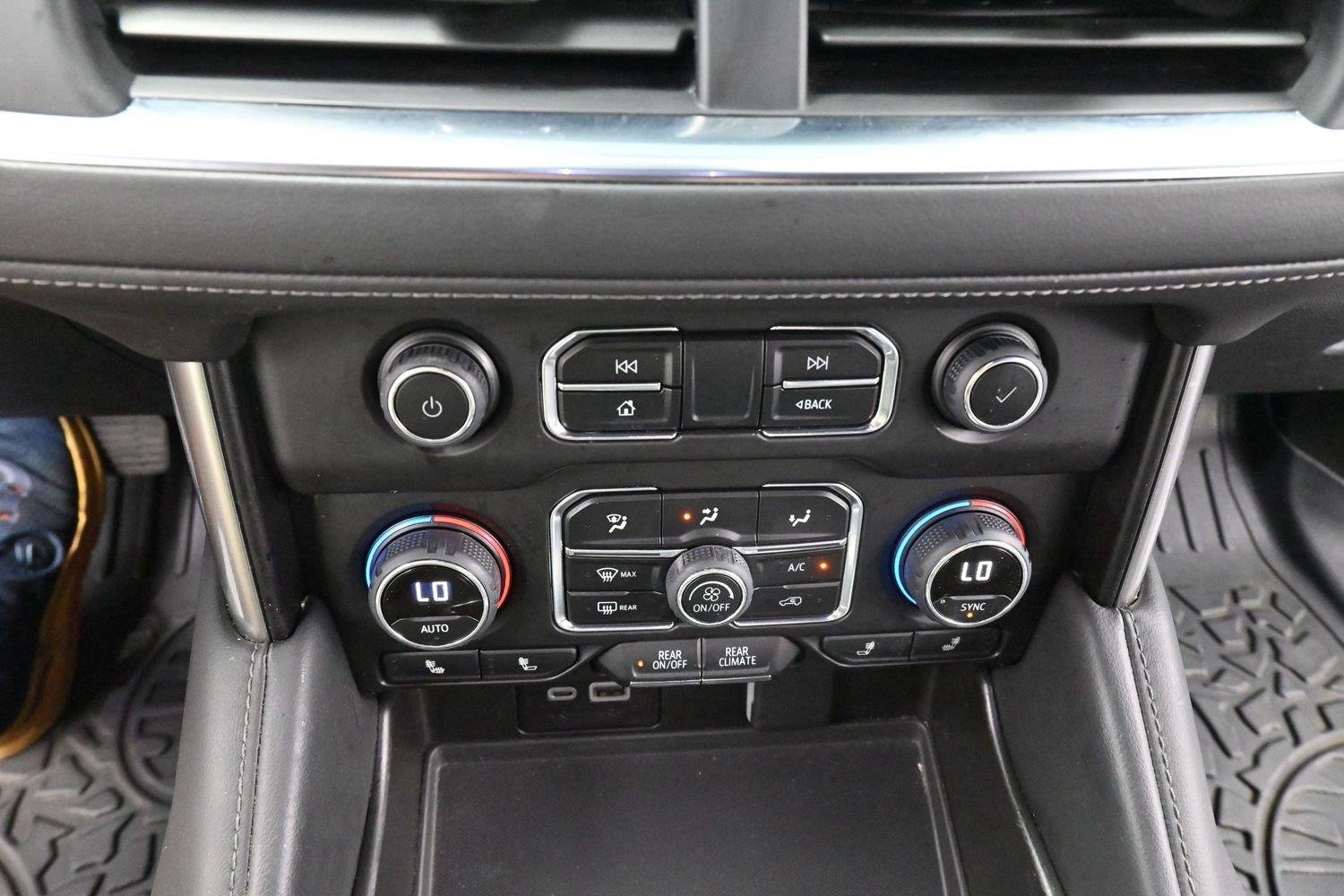 Used 2024 Black Chevrolet Z71 image 27
