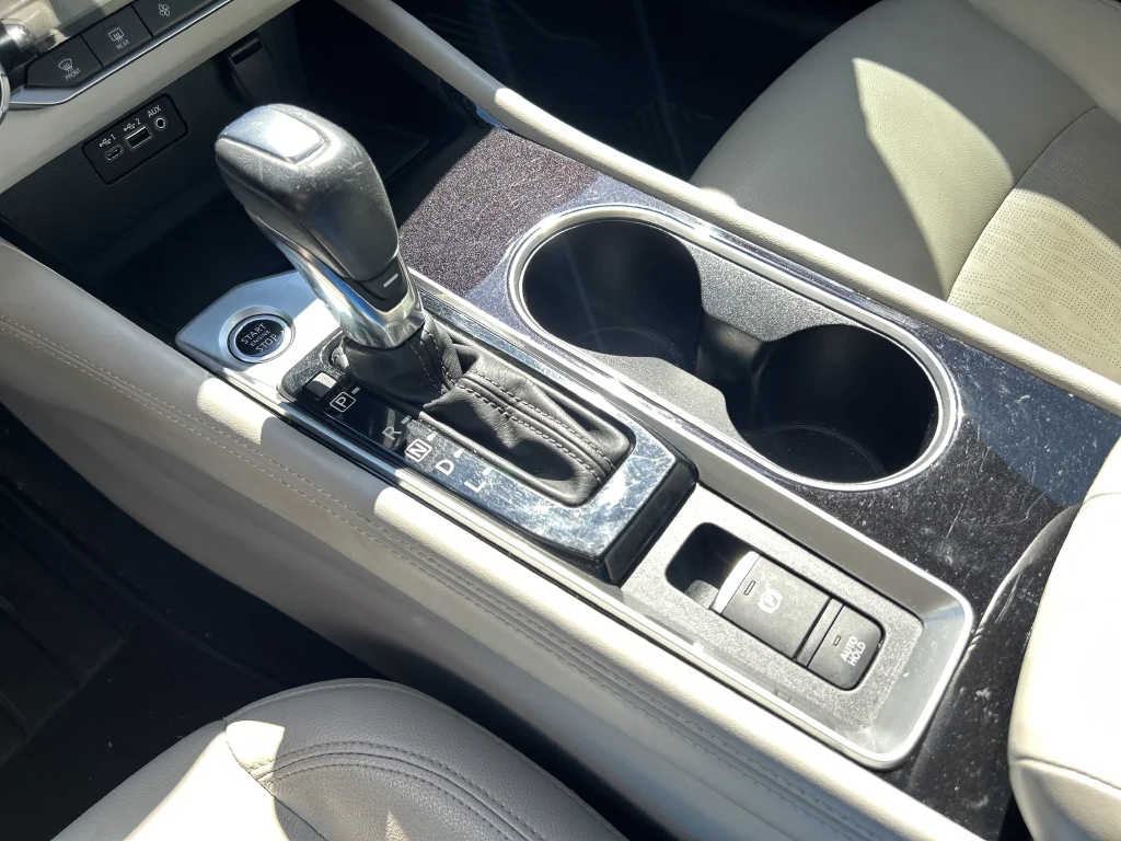 Used 2020 Black Nissan 2.5 SL image 19