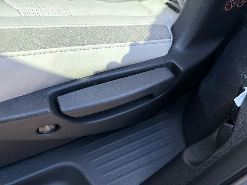 New 2026 Nissan Pathfinder SL 4D Sport Utility