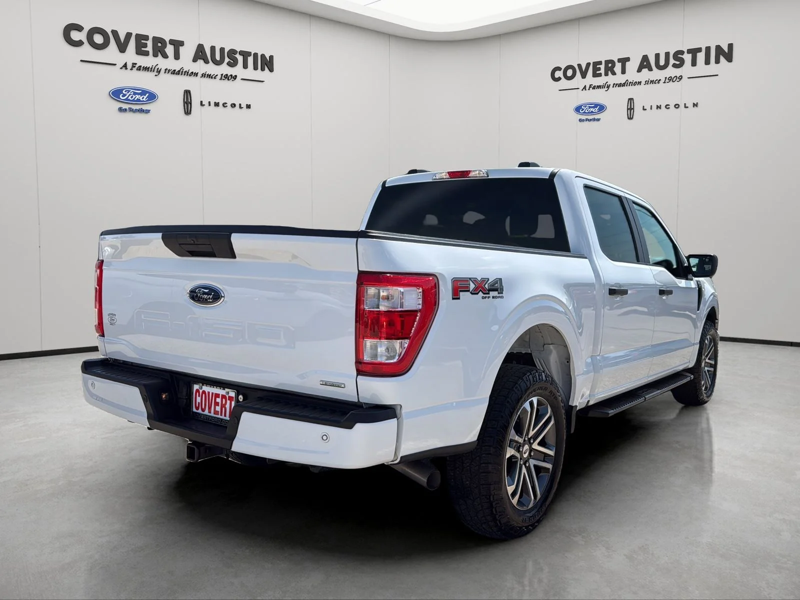 Used 2022 White Ford XL image 6
