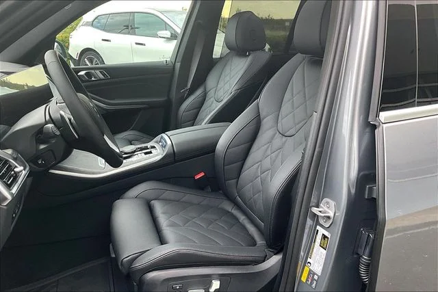 2026 BMW X5 50e - Photo 9