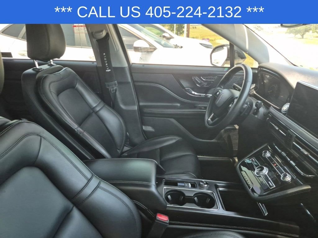 Used 2021 White Lincoln Standard image 26