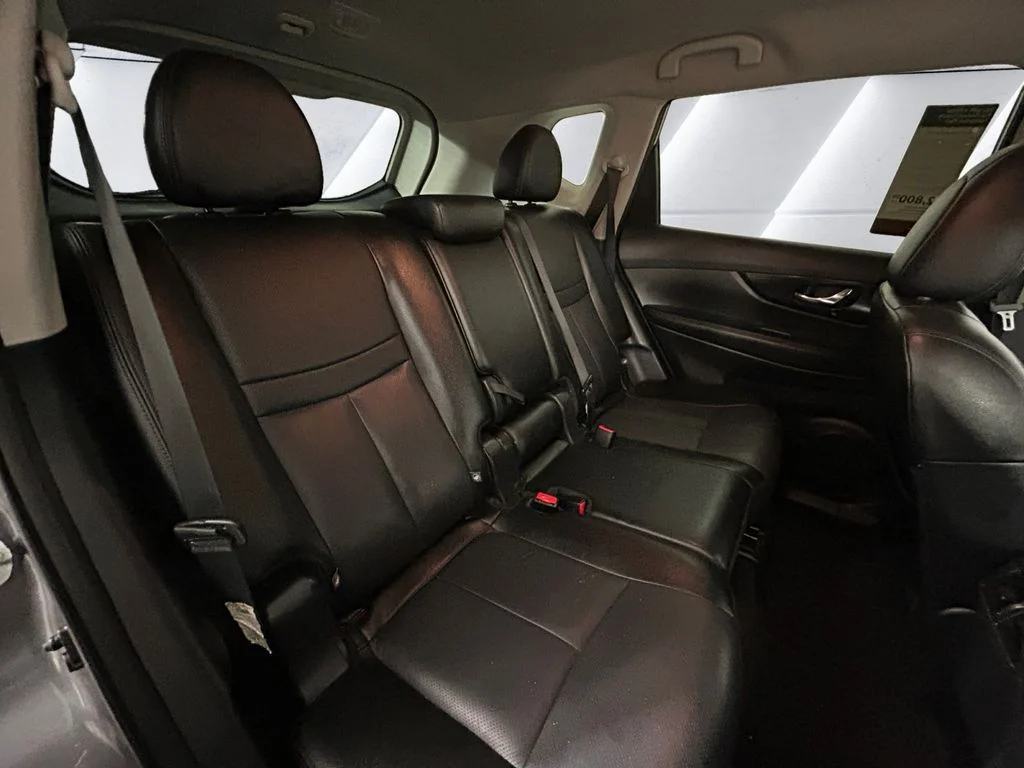 Used 2019 Gray Nissan SL image 16